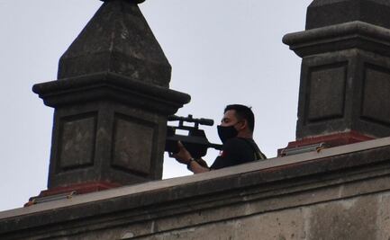 Captan a hombres en Palacio Nacional; aseguran que "arma" es antidrones
