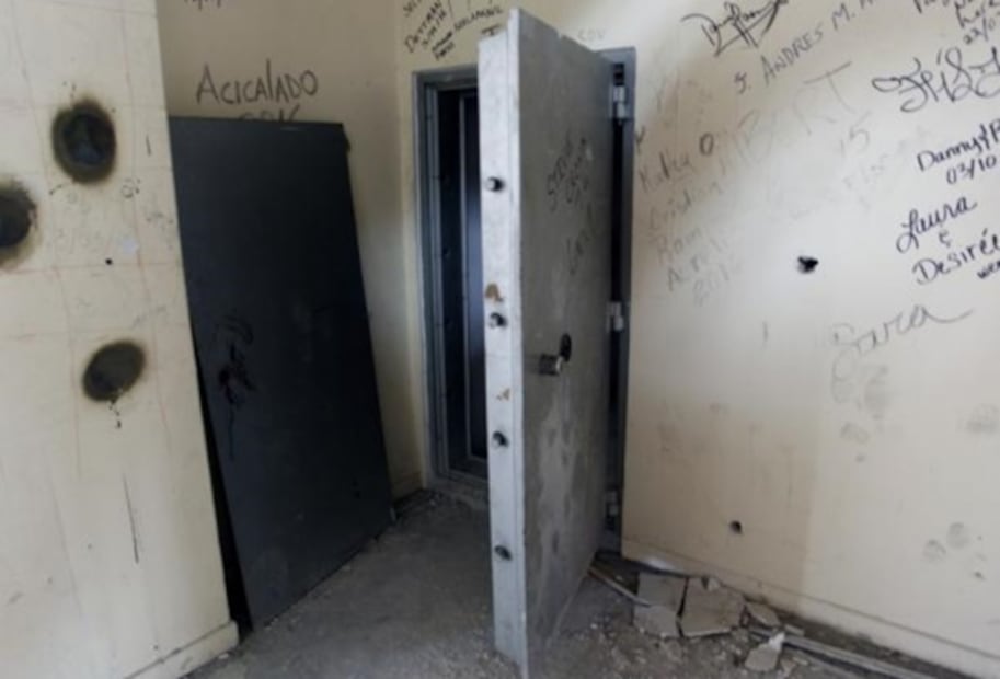 Así es "el palacio" en que vivió Pablo Escobar y que están por demoler