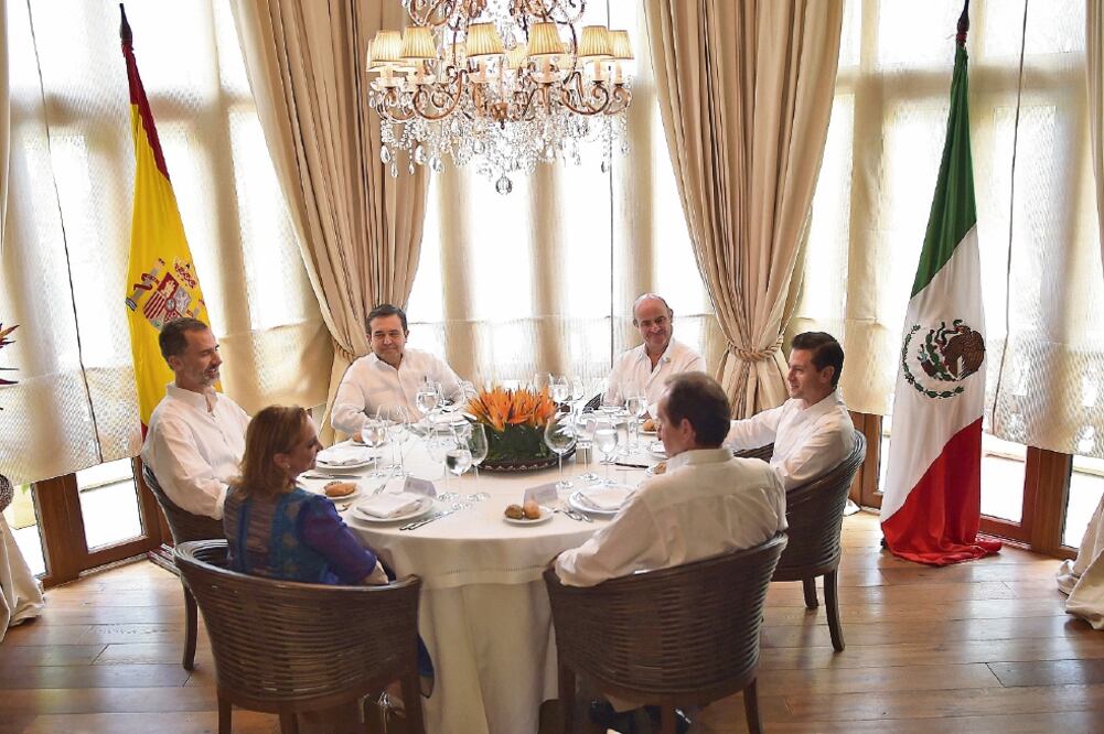 En el marco del Encuentro Empresarial Iberoamericano, el presidente Enrique Peña Nieto se reunió con el rey Felipe VI de España, quienes dialogaron sobre las excelentes relaciones entre ambas naciones (RESIDENCIA)