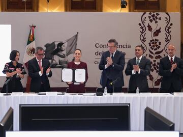 Sheinbaum y empresarios renuevan el PACIC; mantienen precio de la canasta básica en 910 pesos