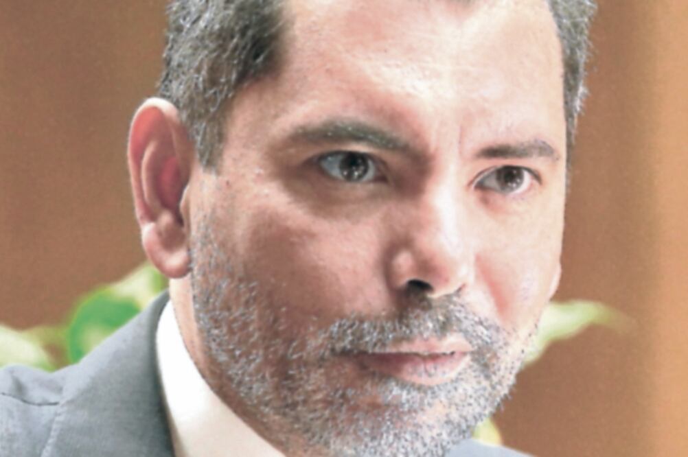 Las tijeras del secretario de finanzas de la CDMX