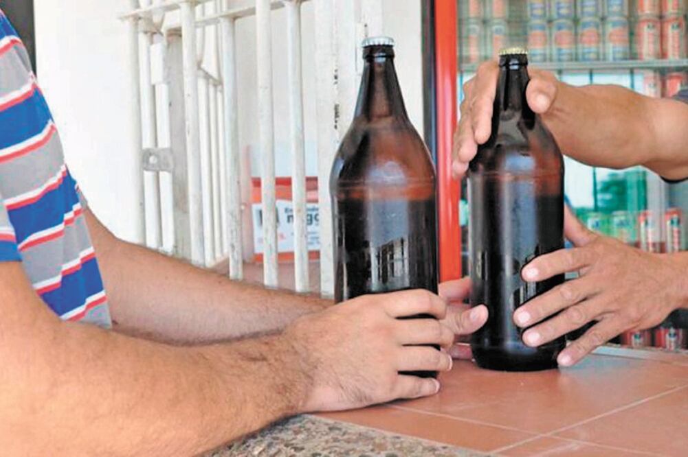 El rechazo a más impuestos al alcohol estuvo protegido por “intereses fácticos”, admitió la Comisión de Salud. Foto/ARCHIVO EL UNIVERSAL