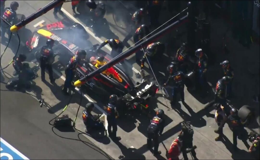 Max Verstappen abandonó la carrera del GP de Australia por fuego en su monoplaza - Foto: Captura de pantalla