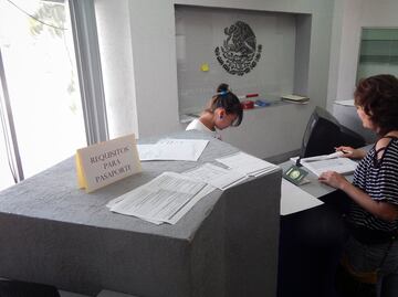 SRE registra aumento en emisión de pasaportes en medio de la pandemia