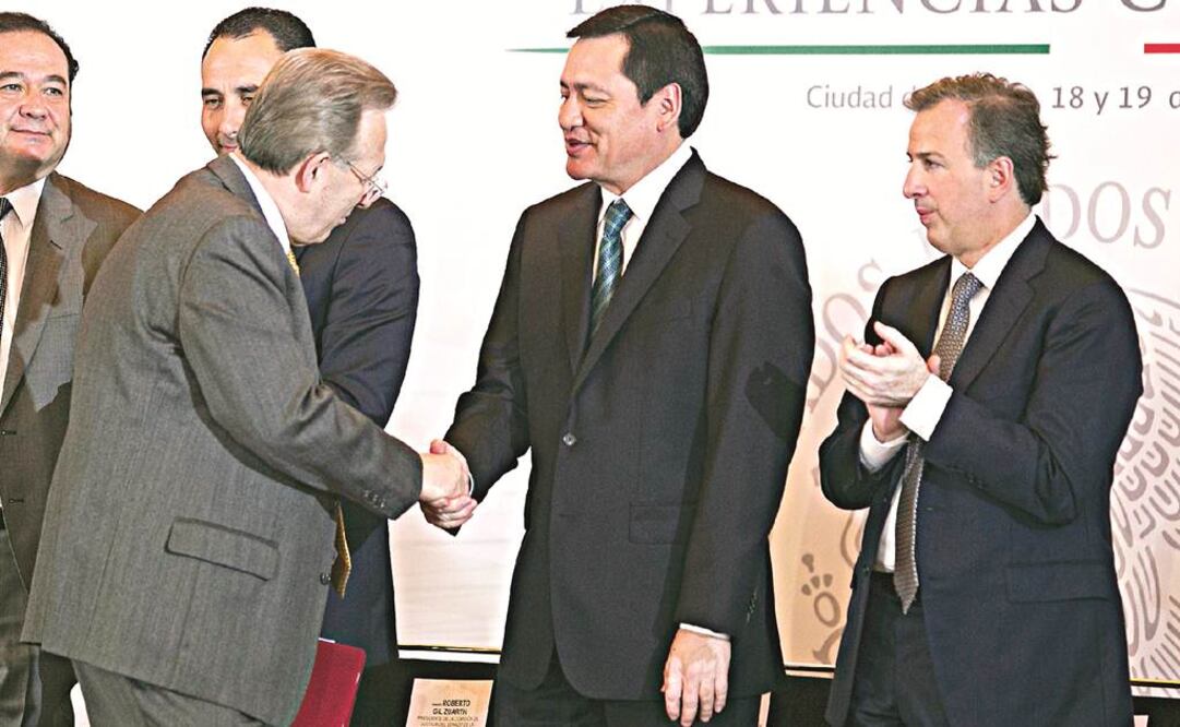 El embajador Anthony Wayne, el secretario Miguel Ángel Osorio Chong y el canciller José Antonio Meade