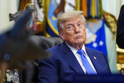 Trump exige reparaciones de guerra a Irán y endurece las negociaciones por el estrecho de Ormuz