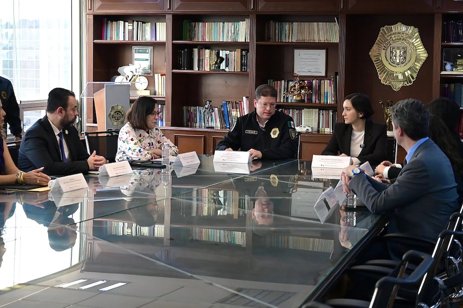 La firma estuvo encabezada por la secretaria ejecutiva del SESNSP, Marcela Figueroa Franco, y el secretario de Seguridad local, Pablo Vázquez Camacho. (Foto: especial)