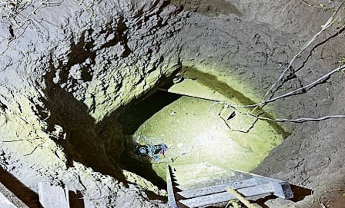 El túnel fue descubierto luego de que autoridades estatales y municipales catearon una vivienda en San Bartolo. Foto Especial