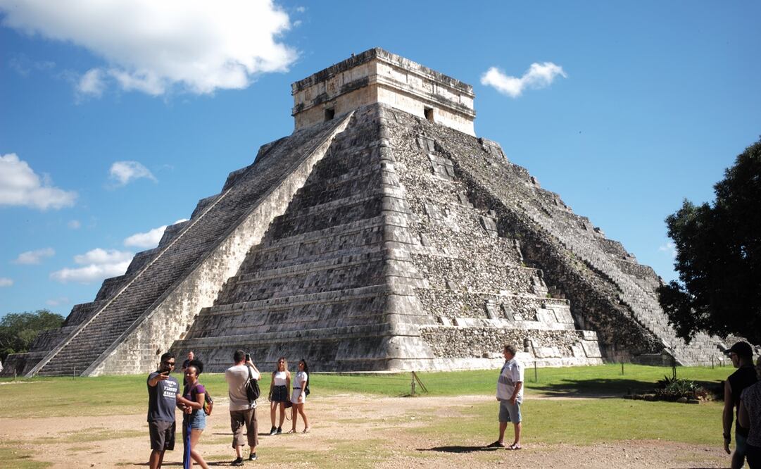 Arqueólogos y viajeros