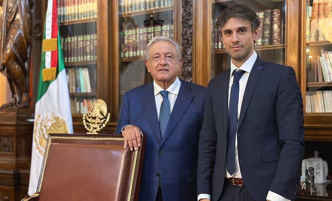 AMLO se reúne con abogado de Pedro Castillo. Foto: Twitter @lopezobrador_