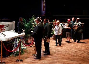 Admiradores de Chuck Berry le dan último adiós