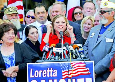 Loretta Sanchez, la hispana que quiere hacer historia
