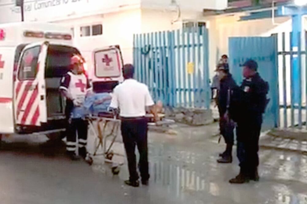 Los cinco heridos, entre ellos un niño de tres años y una niña de seis, fueron trasladados al hospital comunitario de Zumpango y al General de Chilpancingo (ESPECIAL)