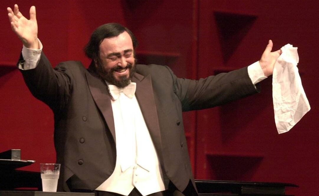 Se trata de la recopilación de duetos más emotivos del tenor Luciano Pavarotti (1935-2007). FOTO: Archivo/AP.