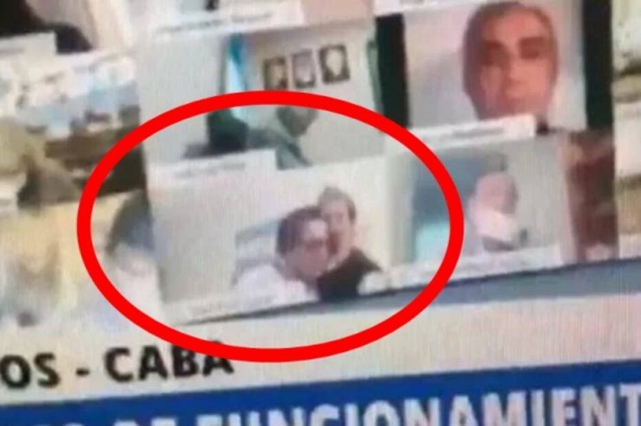 Diputado besa y toca a mujer... ¡en plena sesión del Congreso en Zoom!