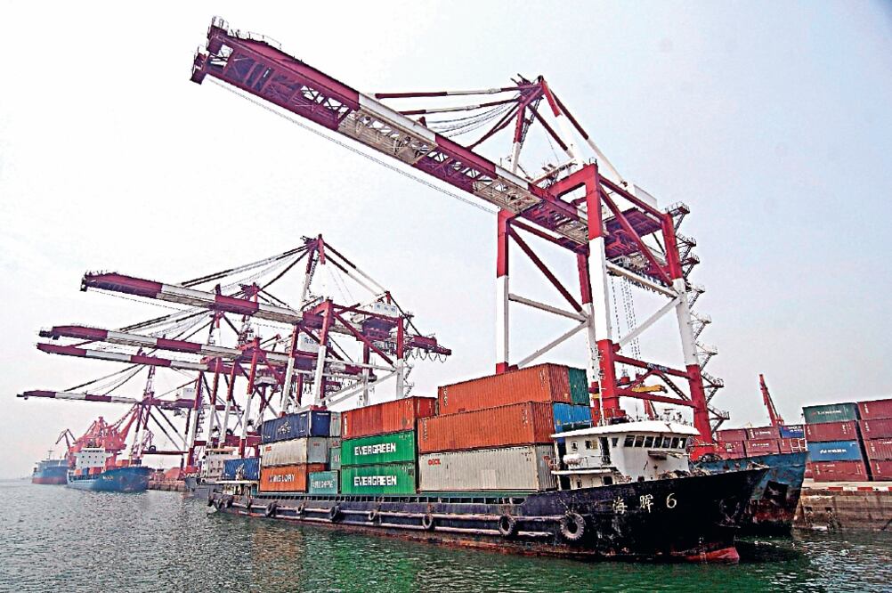 El principal exportador del mundo es China, cuya estrategia es conformar blo ques comerciales y ganar terreno con ellos, asegura el director general del Idic (ARCHIVO EL UNIVERSAL)