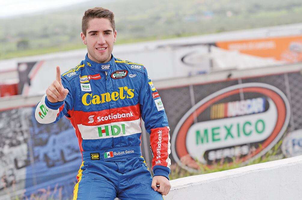 ‘Rubencillo’ disfruta del título de la NASCAR México (ESPECIAL. EL UNIVERSAL)
