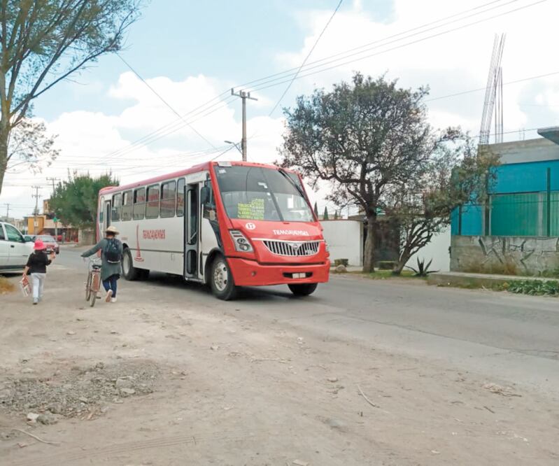 Dos camiones de la línea Temoayenses fueron quemados. Foto: ALMA RÍOS. EL UNIVERSAL