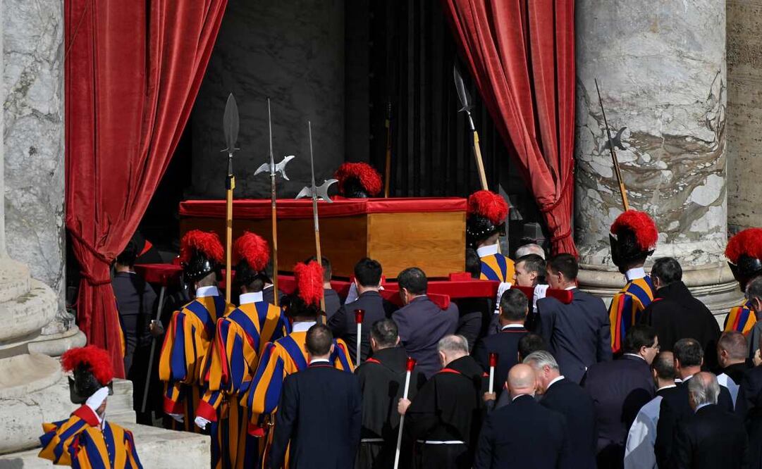 Comienza la última etapa de la organización para el funeral del papa Francisco. Foto: EFE