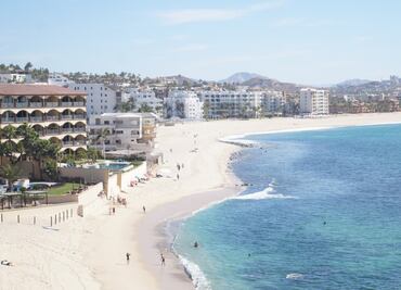 Reabren playas de Los Cabos tras el paso de "Bud"