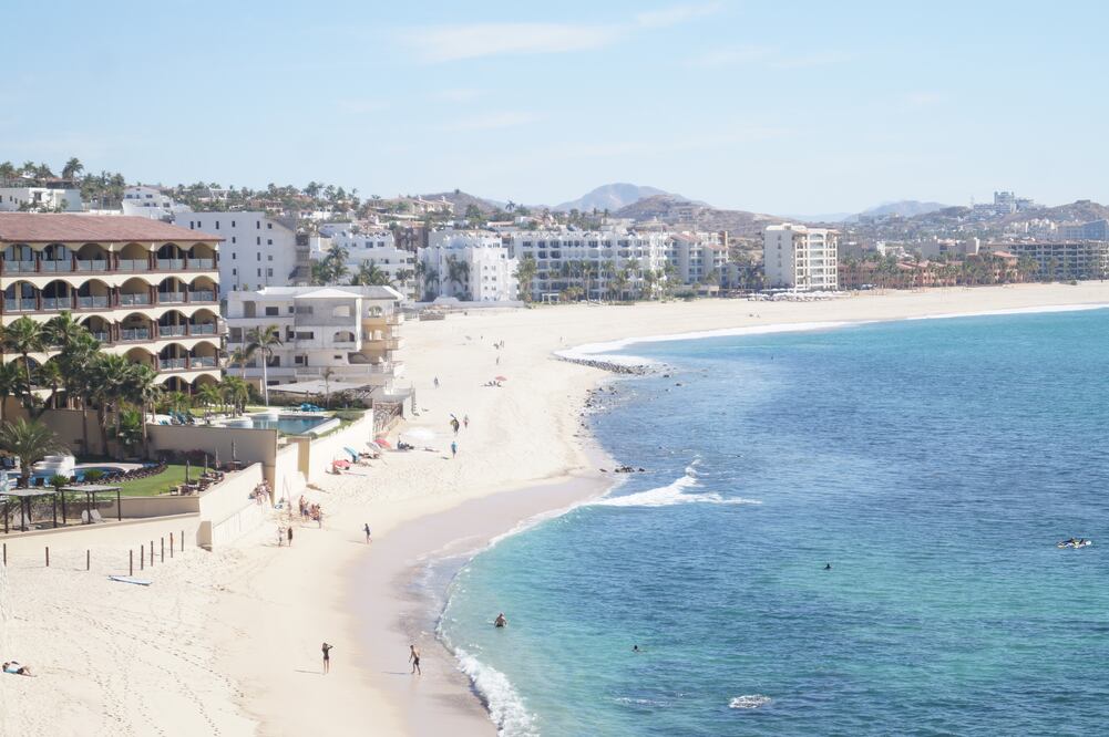 Reabren playas de Los Cabos tras el paso de "Bud"