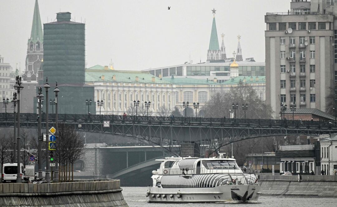 Crucero que navega por el río Moskva.  Foto: AFP