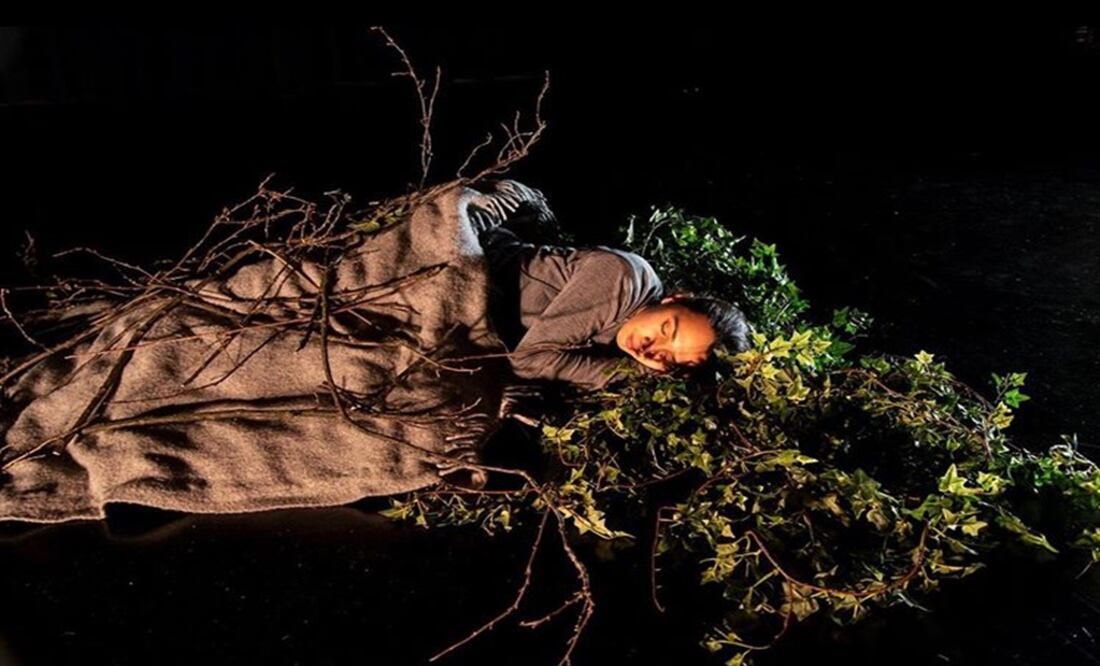 El juicio de Laila Anita Bertheussen ha arrojado luz sobre la conexión encubierta entre políticos de derecha y sitios web de extrema derecha - Foto: Tomada de la cuenta de Instagram de Black Box Teater (@blackboxteater)/Leif Gabrielsen