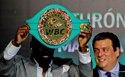 Muestran cinturón esmeralda para pelea Mayweather-Pacquiao