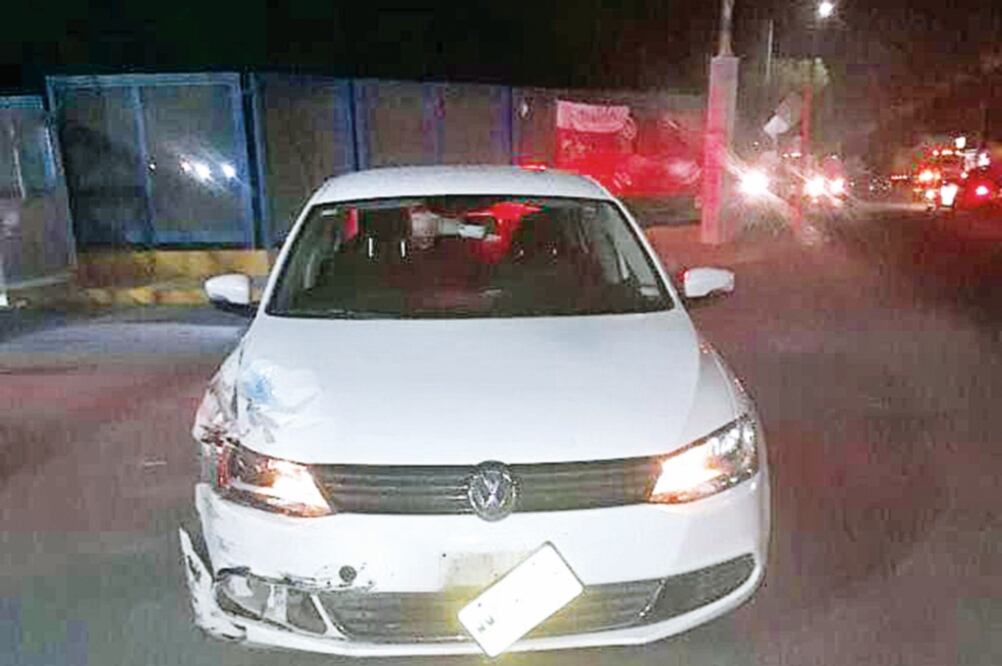 El profesor manejaba el auto oficial en sentido contrario por la carretera Texcoco-Lechería cuando ocurrió el percance (ESPECIAL)