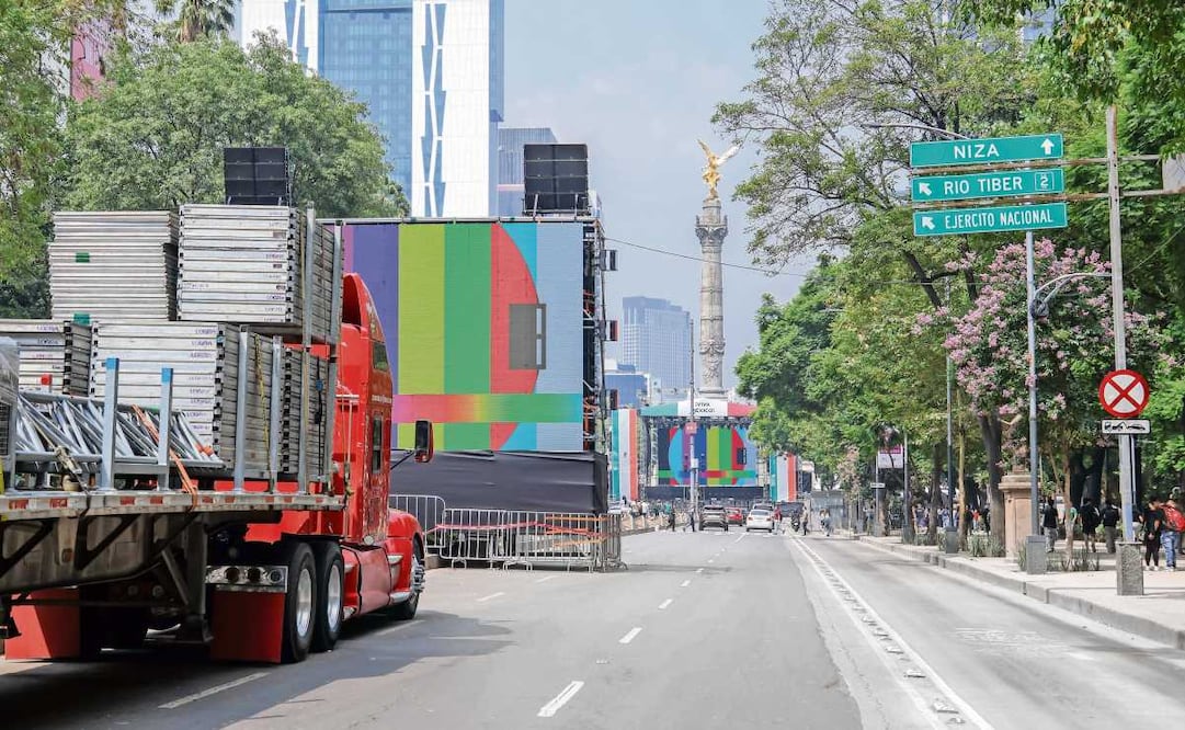 4 de julio de 2926, Ciudad de México. Aspectos de los preparativos sobre avenida Reforma previo al partido de México contra Inglaterra. Foto: Karla Guerrero/El Universal