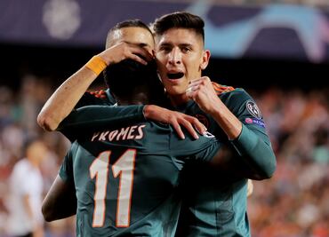 Ajax derrotó al Waalwijk; Edson Álvarez entró de cambio