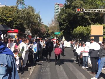 Procesión provoca caos vial en la Benito Juárez