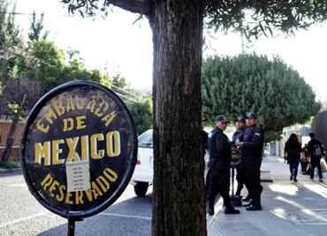 Da Bolivia salvoconductos a dos exfuncionarios para viajar a México