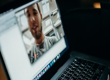 Tips para hacer una videollamada en casa