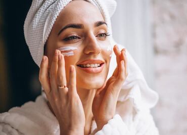 Así puedes preparar crema antiarrugas con romero