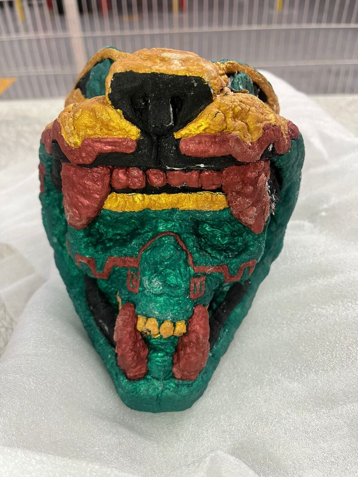 Guardia Nacional incauta calaveras rellenas de droga en Aeropuerto de Querétaro. Foto: Especial