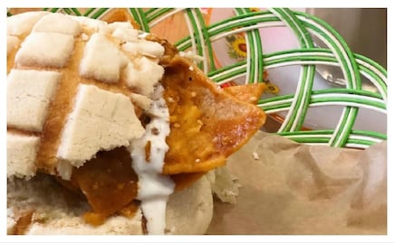 Concha rellena de chilaquiles, el nuevo antojo chilango