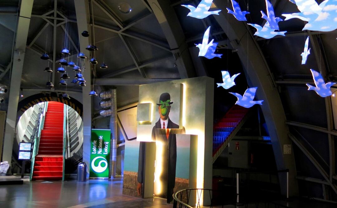 El Atomium celebra en 2018 sus 60 años con una exposición del pintor René Magritte. Foto: EFE/Elisa Manrique Sastre