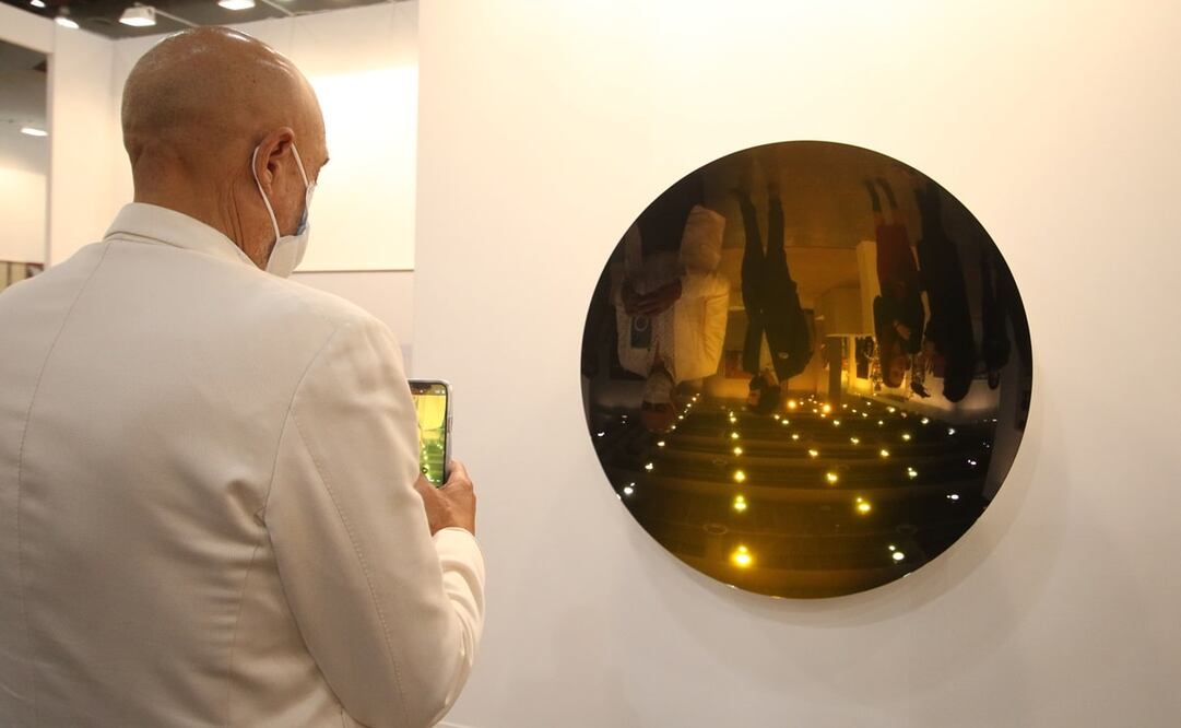 "Black to Pagan and Spanish Gold", de Anish Kapoor. Foto: Carlos Mejía/EL UNIVERSAL