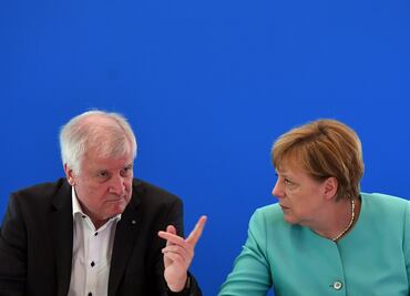 Baviera critica políticas de Merkel hacia refugiados