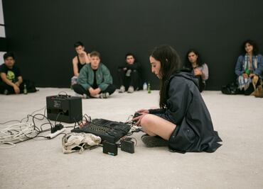 Poesía en Voz Alta 2022, reflexiones sonoras sobre el cuerpo y el tiempo llegan a Casa del Lago