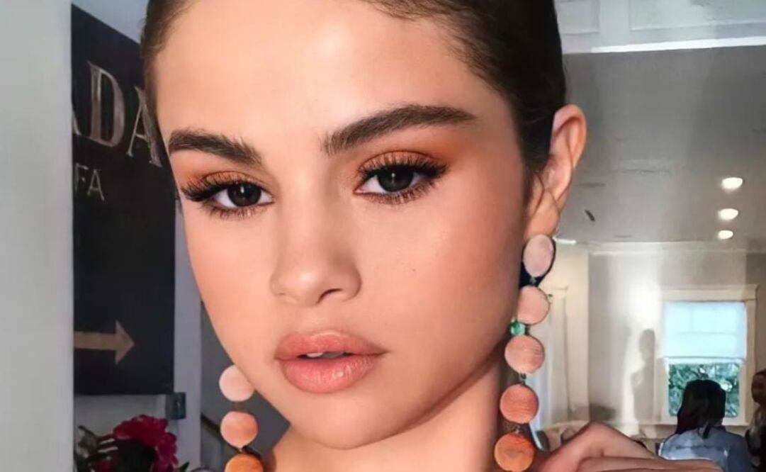 Selena Gomez sigue las tendencias en uñas de la mano de su manicurista personal Tom Bachik. Fuente: Instagram @gomezqueen