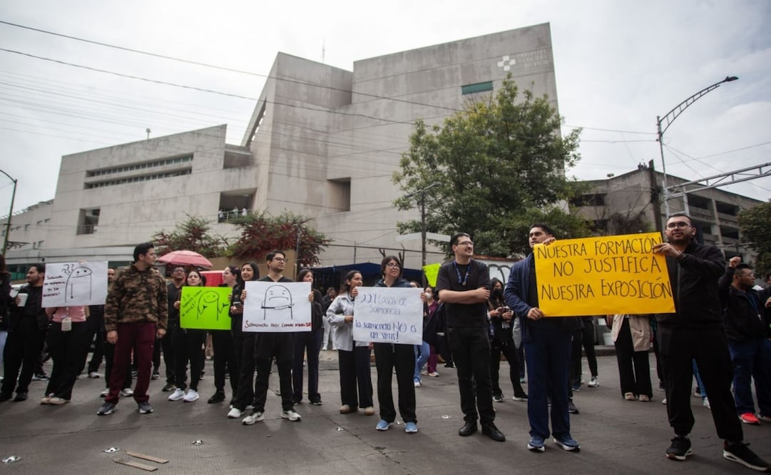 Bloqueo en Avenida Cuauhtémoc tras el brote de salmonela en médicos del Hospital General de México. Foto: Cuartoscuro