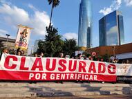 Vecinos del pueblo de Xoco clausuran de forma simbólica Plaza Mítikah; denuncian gentrificación