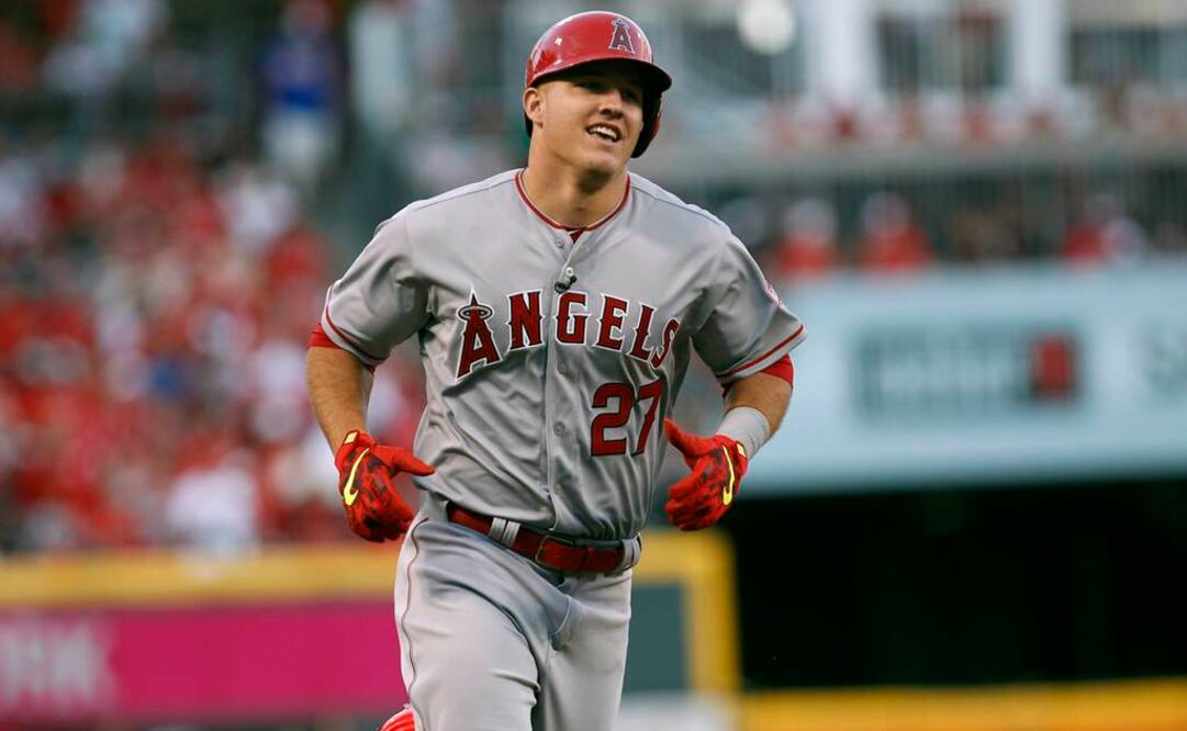 Mike Trout recibió el reconocimiento al Jugador Más Valioso (FRANK VICTORES-USA TODAY SPORTS)