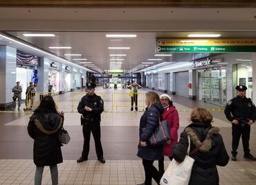 Reabren terminal de buses de NY; polvo blanco es inocuo, afirman