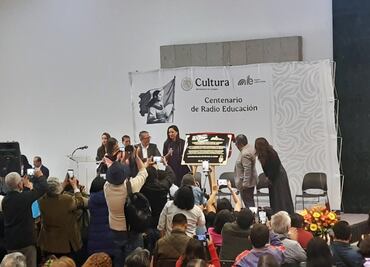 Jenaro Villamil, encargado de despacho del Sistema Público de Radiodifusión, hace chiste sobre la muerte de Silvia Pinal