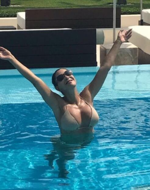 Ninel Conde presume curvas en bikini