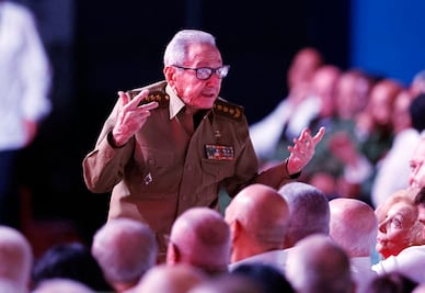 Expresidente Raúl Castro, inculpado por EU, reaparece en público; Cuba celebra el centenario del nacimiento de Fidel