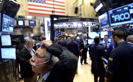 Dow Jones pierde 0.49% a media sesión